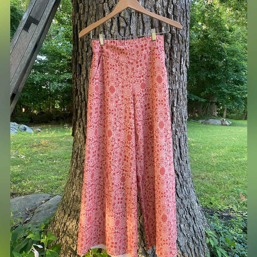 Pink and orange design flow pants